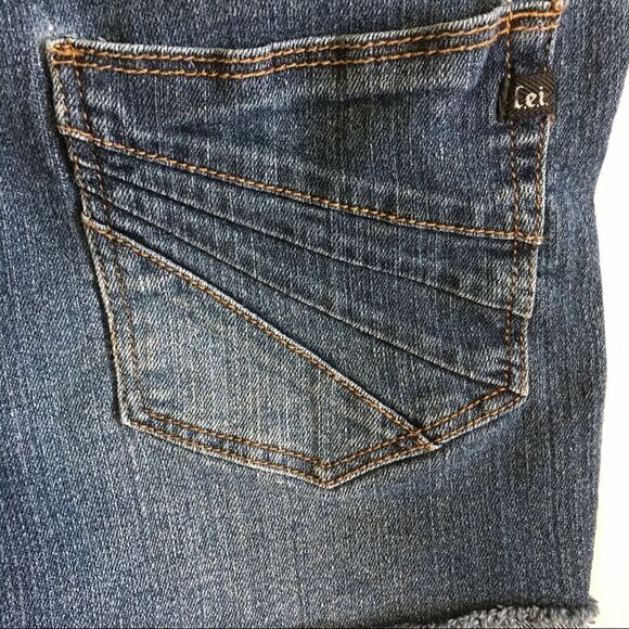 L.e.i. Blue Denim Jean Shorts Juniors SZ 5 Ashley Low Rise Cutoff Raw Hem - Picture 6 of 7